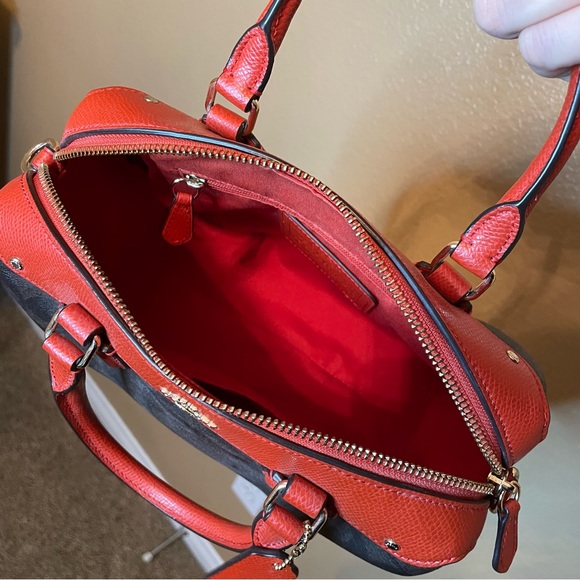 Coach Signature Handbag - Picture 5 of 8